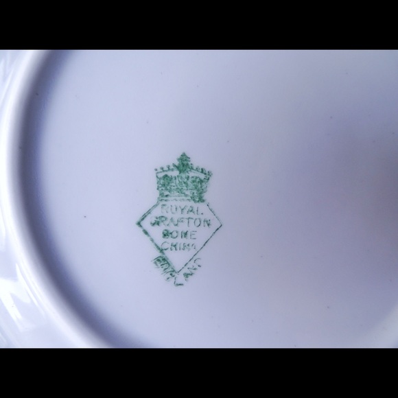 Vintage Dessert/Sauce Plate: Royal Grafton - Picture 2 of 2